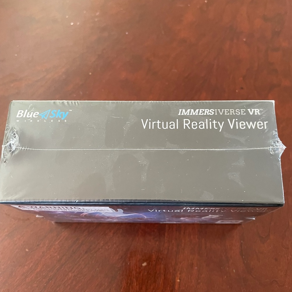 NWT Virtual Reality Headset Viewer Compatible w/Most iPhone & Android. Assembled - Picture 3 of 3
